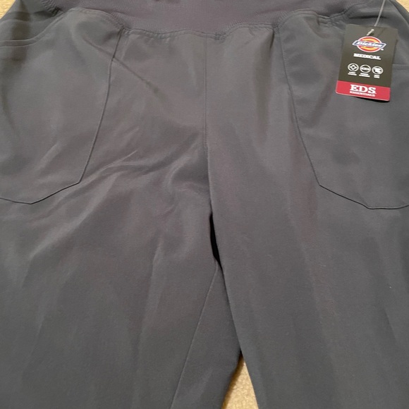 The Dickies EDS Essential pants/ scrub; natural rise, pull on pant. Comfortable - Picture 2 of 9